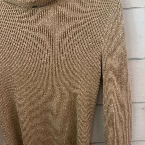 Lauren Ralph Lauren tan/gold metallic  Turtleneck Sweater in size medium. - Picture 4 of 10